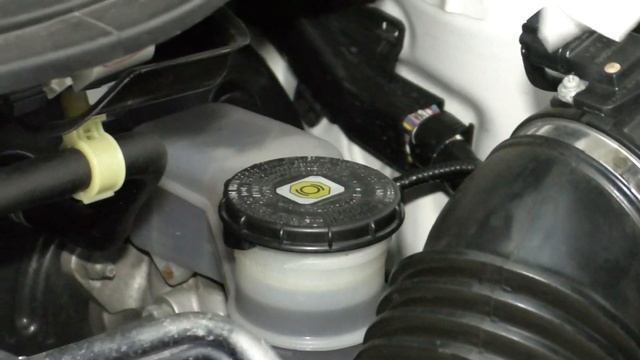 How To Check Brake Fluid 11-17 Honda Odyssey