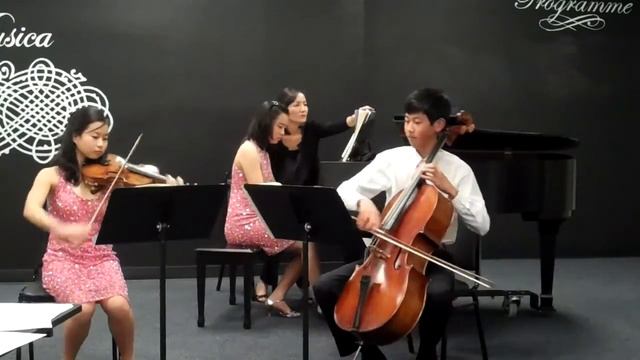 Crescendo Trio:  Beethoven   Lauren - Joyce - Matthew