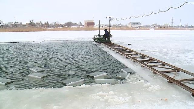 Рубка льда для сказочного городка 