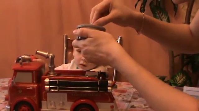 Пожарная машина на пульте управления, стреляет водой (2016 год ) перезалив