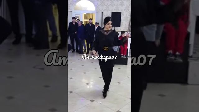 ??ЦыГаНоЧКа?КрАсИвО?ТаНцУЕт?#wedding #врек #shortvid / цыганские танцы 2023г цыганские свадьбы 2023