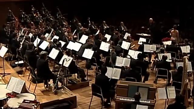 Natasha KORSAKOVA Plays Shostakovich Violin Concerto No. 1/4 Mvt. (Burlesca) In Mexico City
