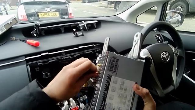 [EASY]HOW TO INSTALL AFTERMARKET STEREO IN TOYOTA PRIUS