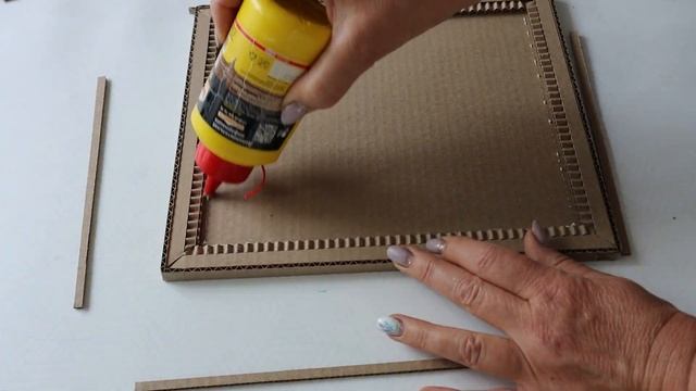 Подруга пришла в гости с коробкой от микроволновки и попросила и ей сделать эту красоту