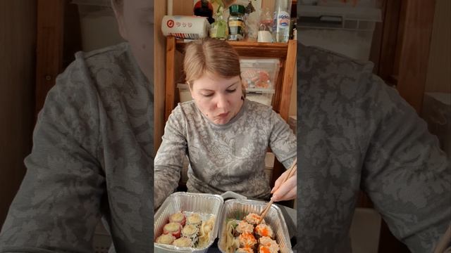 Мукбанг. Роллы