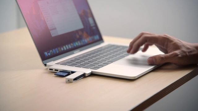 MacBook Pro専用USB-Cハブ（USB PD対応・USB3.0ハブ/2ポート・microSD/SDカードリーダー付）400-ADR311SPD/400-ADR311GPD