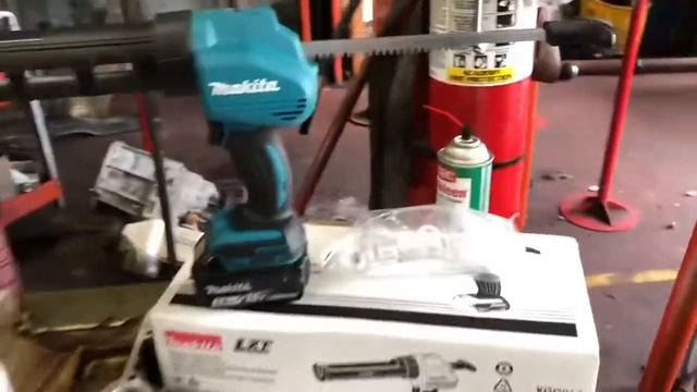Makita XGC01Z 18v Caulking  Gun