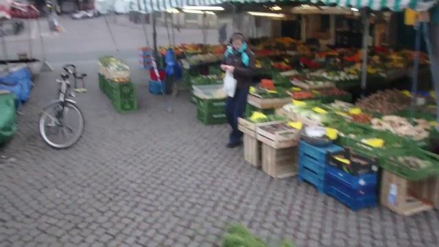 Привокзальная площадь города Фюрт в Германии