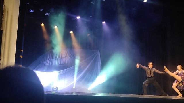 Зажигательные танцы и выступления