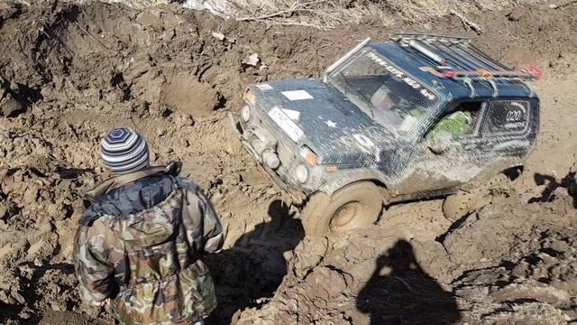 Двумя немного подготовленными нивами поехали на Пихтач 2019