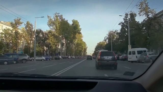 На такси по Кишиневу, Штефан Чел Маре, проспект Ленина, Арбат Кишинева, архив 2017 года.