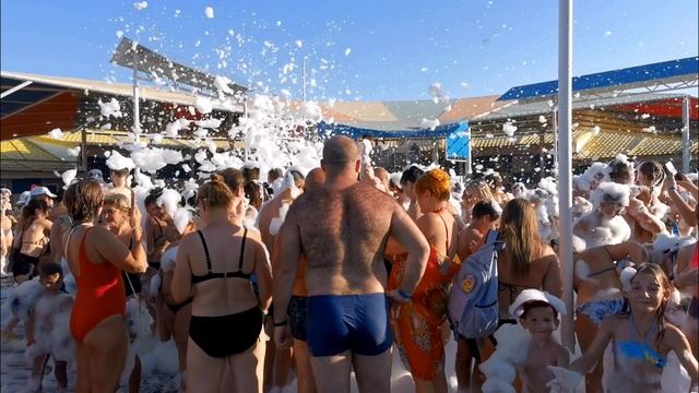 Аквапарк Лазурный (пенная вечеринка)