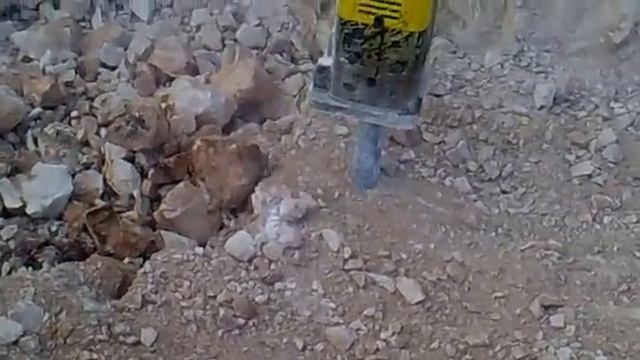 Hydraulic Breaker DEMOLTECH DTB 160 on DOOSAN DAEWOO 225