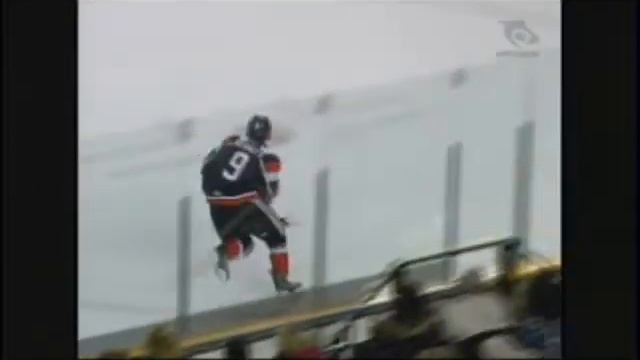 Nesbitt, Monahan, Lindsay WOW! 67's Vs Petes Feb. 4, 2011.wmv