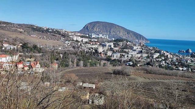 Страшно красивое, и Ужасно вкусное место для перекуса. 10.02.2022 г. Гурзуф. Приятное свидание.