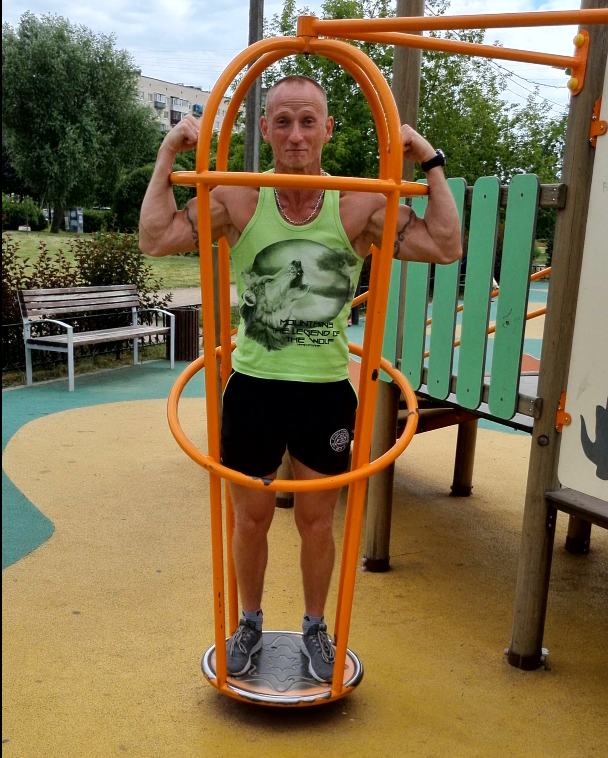 Свободу попугаям.