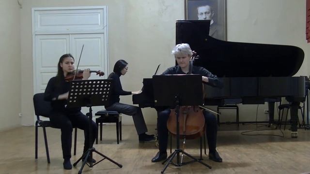 Arno Babadjanyan Piano Trio Fis-moll, 1 Mvt.