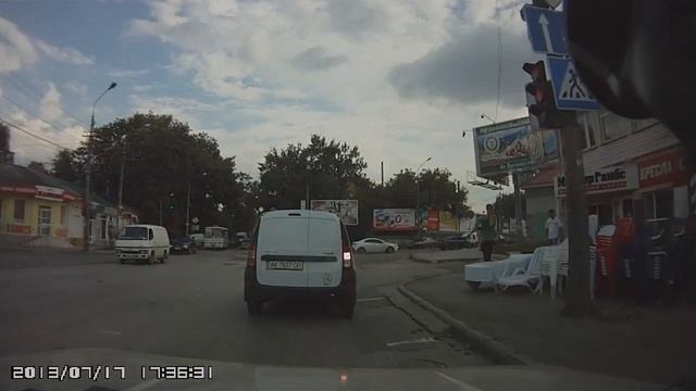 Днем служба, а вечером работа. ГАИ Крым