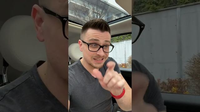 О СВЕЖЕВЫЖАТЫХ СОКАХ И ФРЕШАХ - ЗА 60 СЕКУНД ! Почему соки стоит избегать и что пить вместо них ?