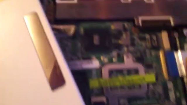 Démontage Asus Eeepc 1005 HA .mp4