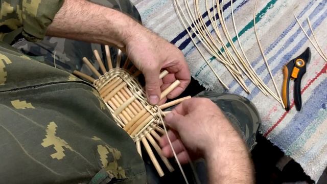 Плетение дна корзины, хлебницы простым плетением 