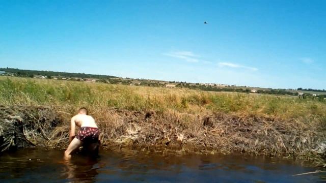 ЛОВЛЯ РАКОВ РУКАМИ!!!ЧАСТЬ 1