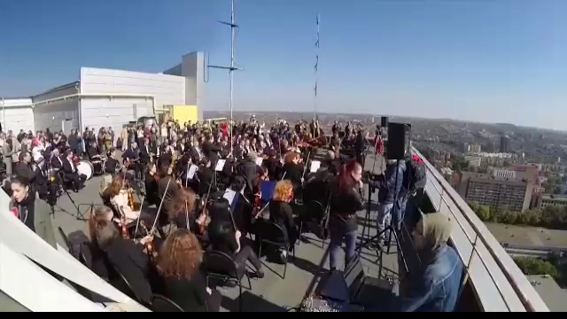 «Пора домой» в исполнении музыкантов донецкой филармонии