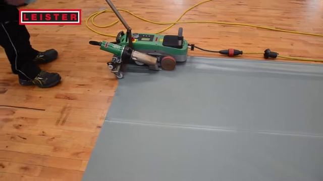 LEISTER VARIANT T1: Самоходный аппарат для сварки внахлест технических тканей горячим воздухом