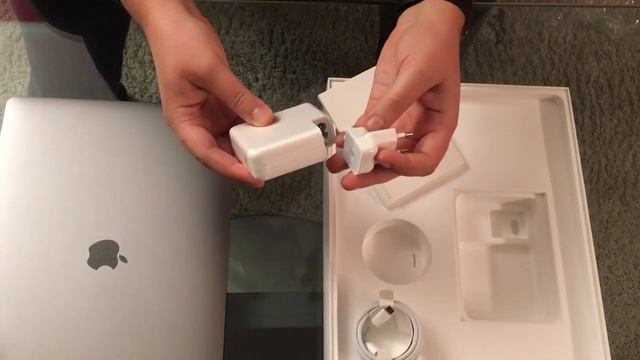 Unboxing - Apple MacBook Pro 15´´ 2016 / 2017 With Touchbar 