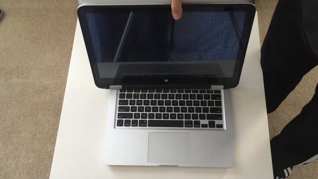 Unboxing MacBook Pro 13.3