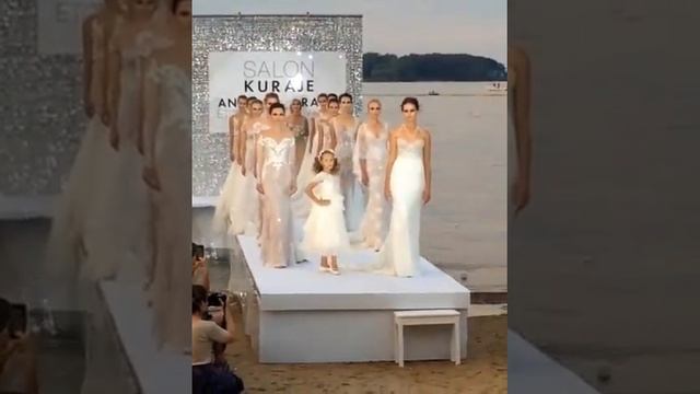 Динамические панели на показе свадебной моды - салон Кураж