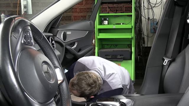 Mercedes motzt: Backup Batterie Störung U016887  U014787  B21059A  U113E87  B15D800  U300100