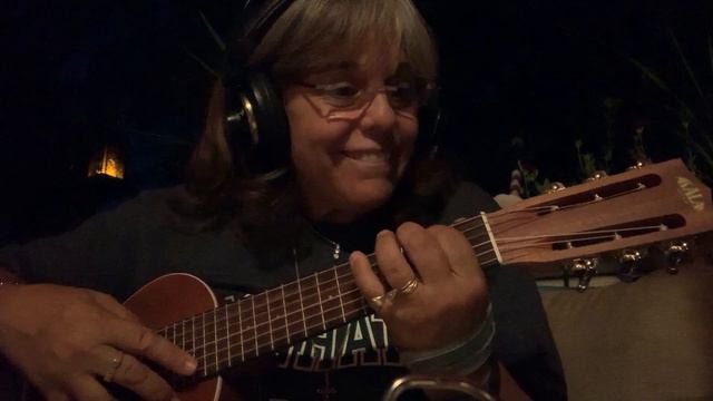 Great Big Feet Blues  Guitlarlele Jump Blues in C : Uke Like The Pros Challenge: Maria Calfa-DePaul