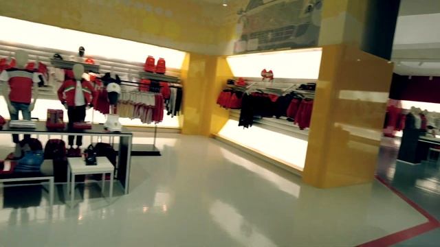 Ferrari World VS Warner Bros. World | Абу-Даби