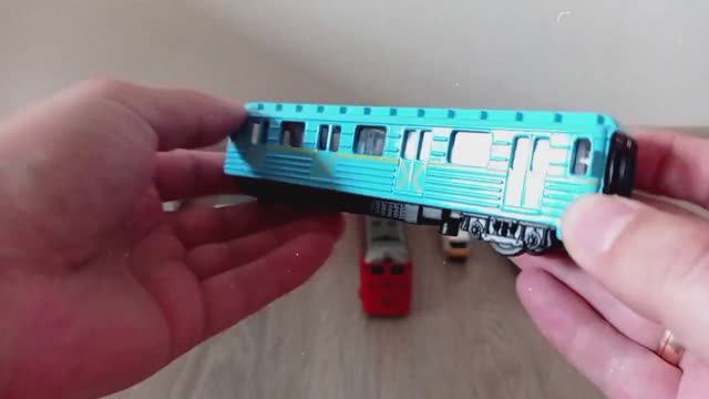 Трамваи , поезда и метро.