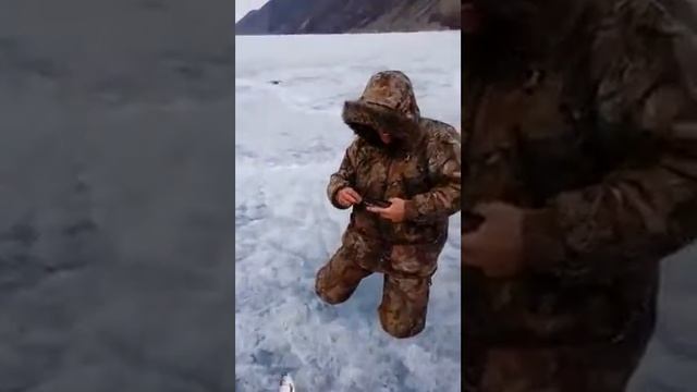 4 мая 2018 года. Байкал. Бешеный клев омуля со 100 метров.