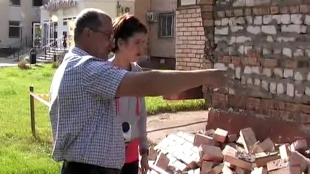 дом разваливается