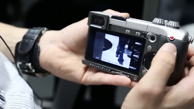 Käed Küljes: Hasselblad Lunar - Sony NEX-7 5000 Euro Eest?