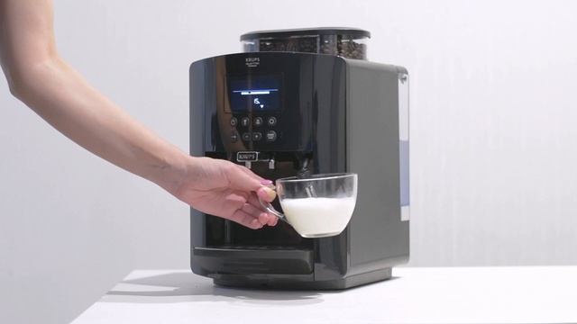 Krups EA817010. Взбивание пены