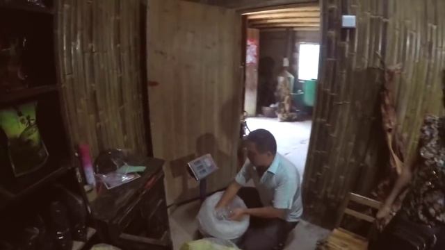 Покупаем дикий чай в горной деревне. Провинция Гуанси Южный Китай