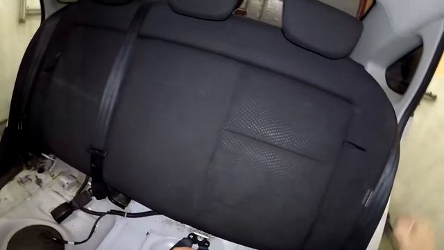 Снятие задних сидений и подушек безопасности