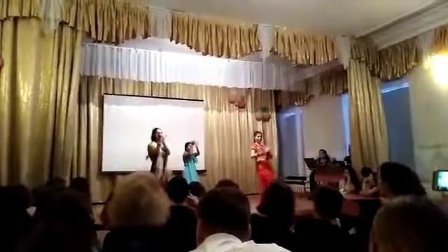 Осенний бал 13 школа 9-11казахский класс и Айтан Дильназ