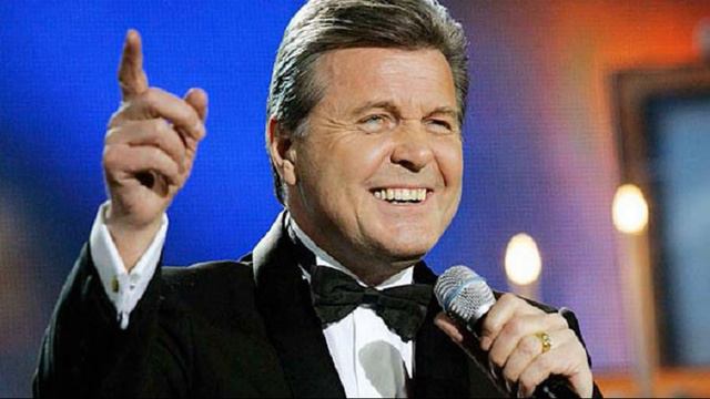 Лев Лещенко не может похвастаться отличной пенсией, поэтому продолжает зарабатывать на концертах