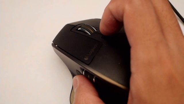 Razer Basilisk v2 vs Logitech G502 Hero