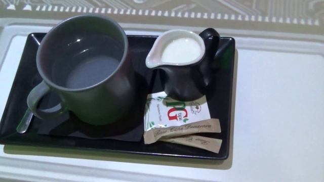 Robotazia-первое Pобокафе в Англии.   Robotazia- SCI-FI Robot Themed Restaurant.