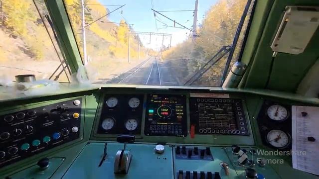 Золотая осень 2023 из кабины машиниста пассажирского поезда. Природа Байкала!