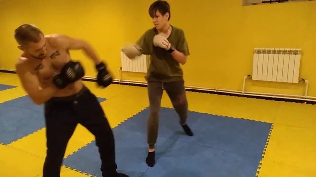 Спарринг с младшим сыном.