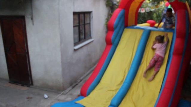 НАДУВНАЯ ГОРКА-БАТУТ НА ДЕТСКИХ ПРАЗДНИКАХ. ОДЕССА.