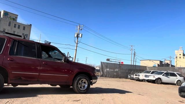 December Auction Lot #12 2000 Ford Explorer (video #2)