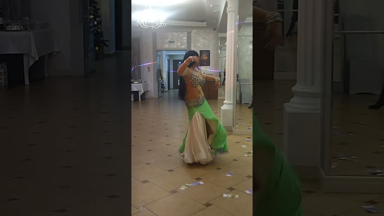 Танец живота на новогоднем корпоративе. Лилия Карибская